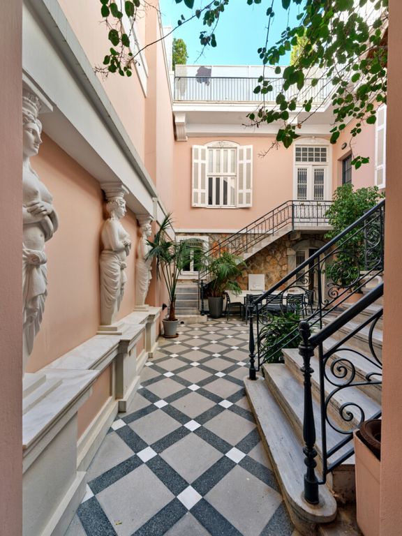 Property photo 3 of 40