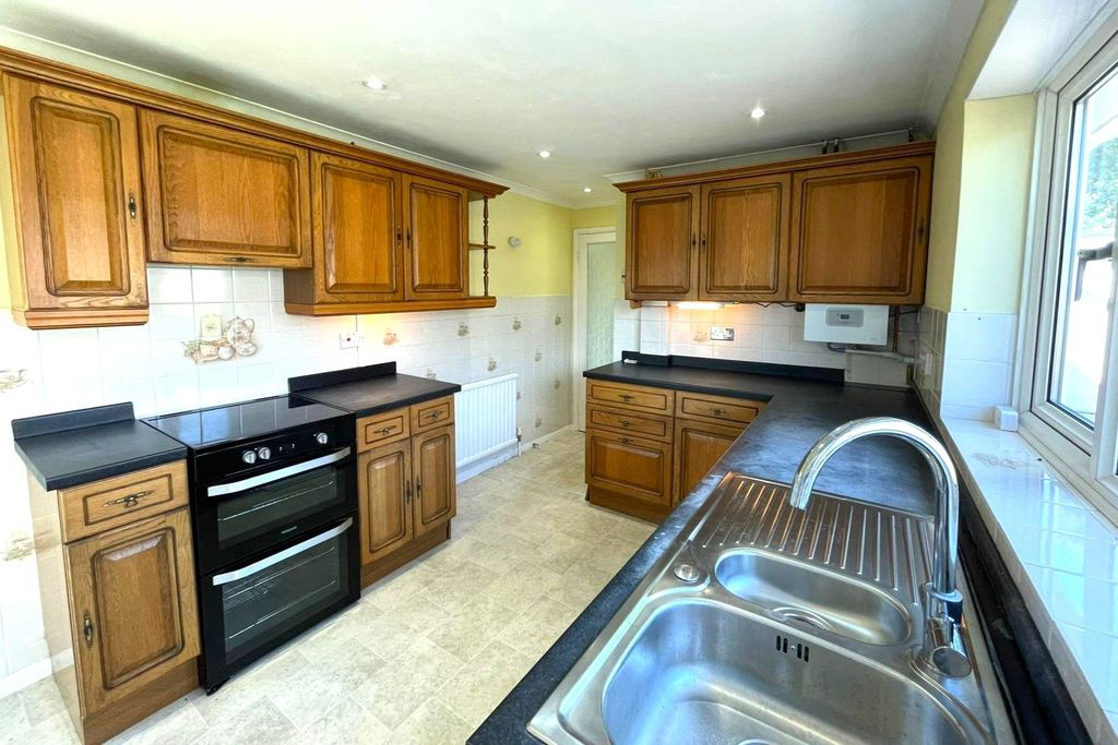 Property photo 2 of 16 Picture No. 37