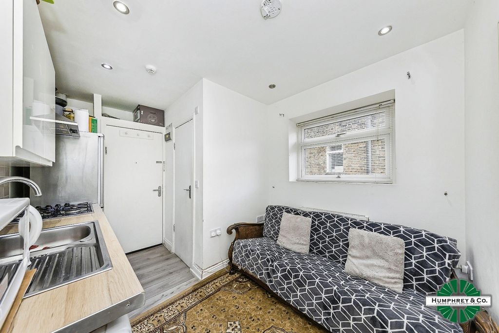 Property photo 2 of 11 Pbox-Img.Jpg