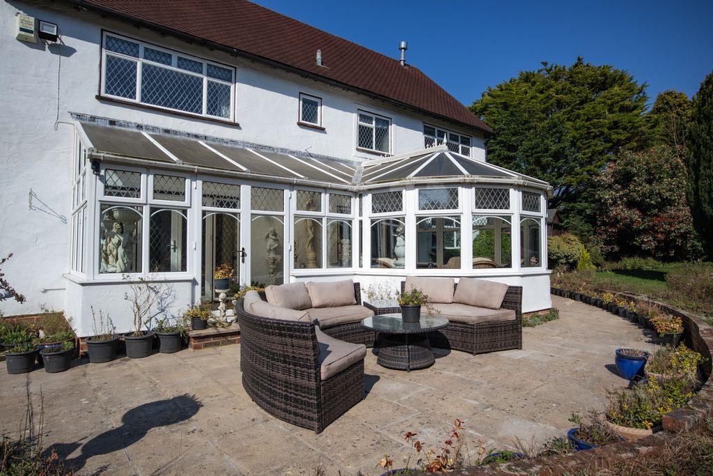 Property photo 3 of 20