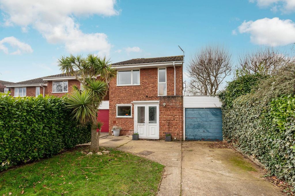 Property photo 2 of 12