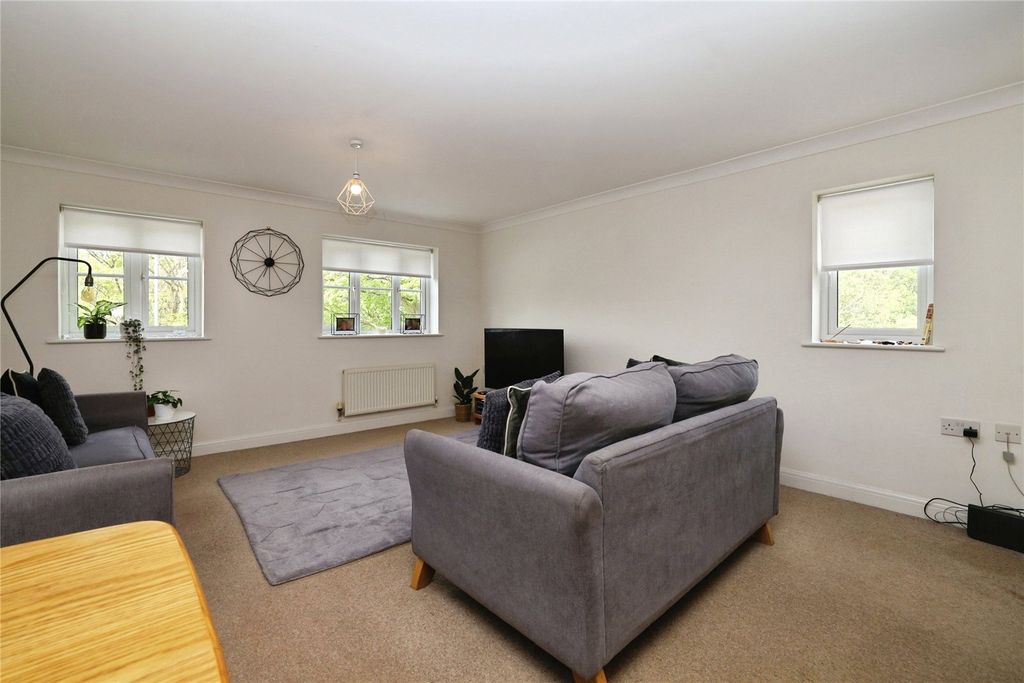 Property photo 2 of 15 Picture No. 26
