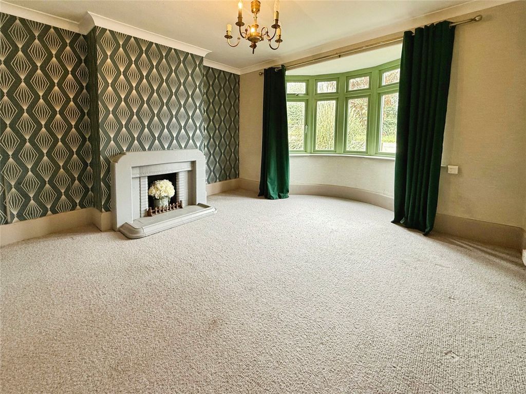 Property photo 3 of 25 Dining Room