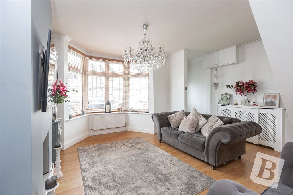 Property photo 2 of 10 Living Room