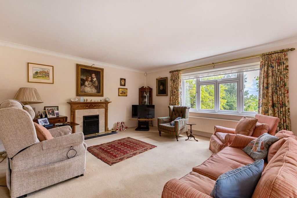 Property photo 2 of 18 Image
