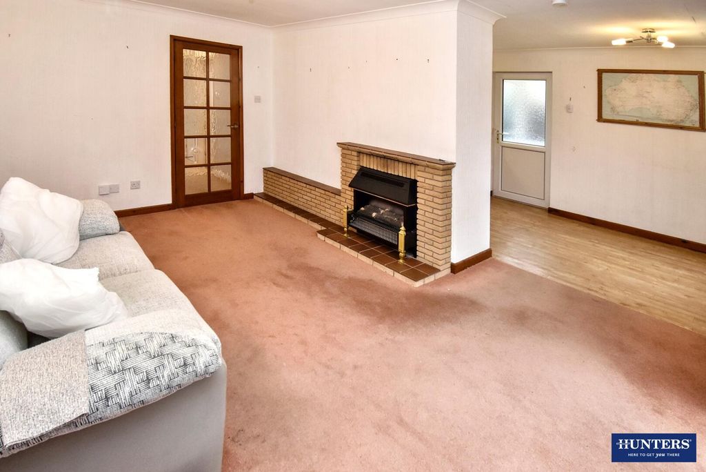 Property photo 3 of 15 Living Room