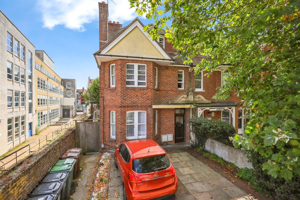 Property photo 1 of 22