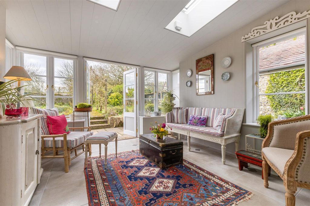 Property photo 3 of 32 Garden Room