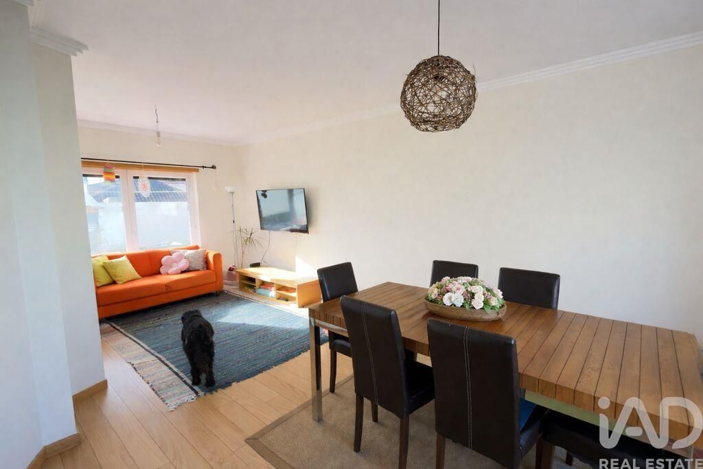 Property photo 2 of 35