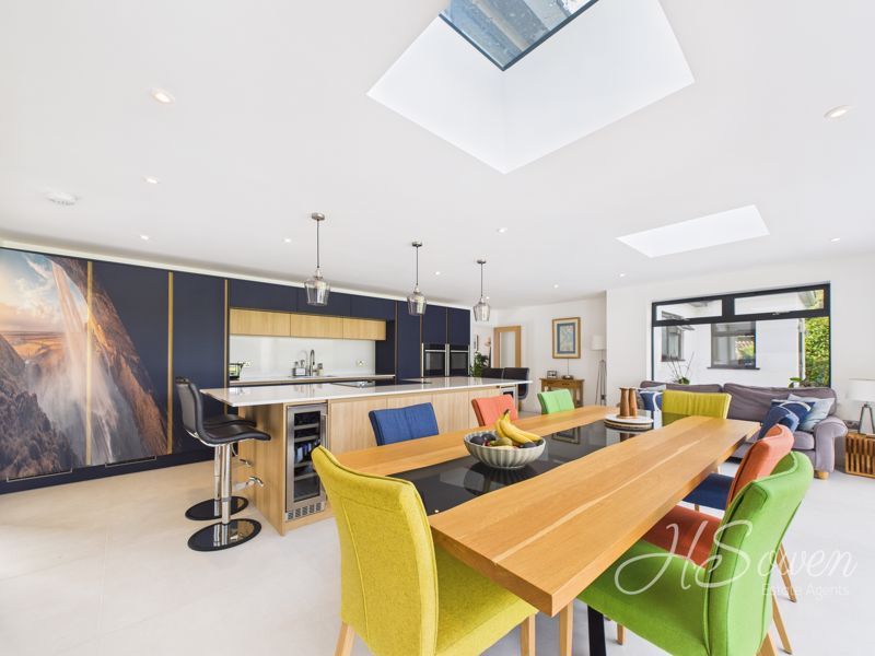 Additional image 7 of 4 bed detached house to rentSeymour Drive, Torquay TQ2