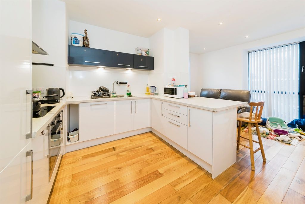 Property photo 3 of 12