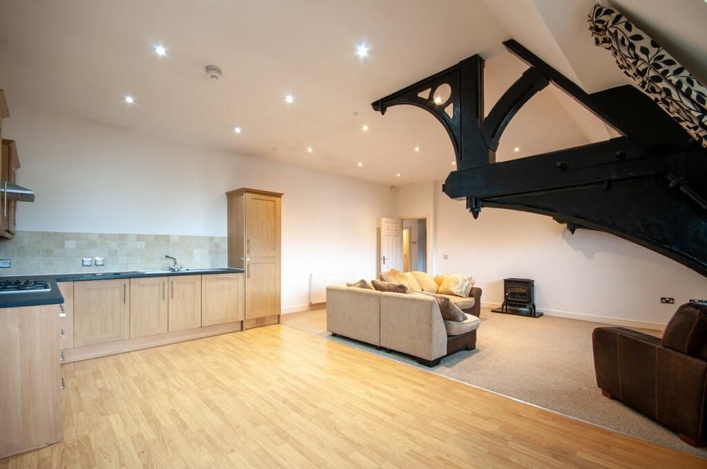 Property photo 3 of 12