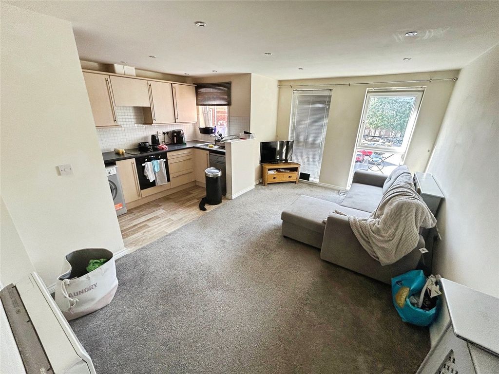 Property photo 2 of 5 Picture No. 14