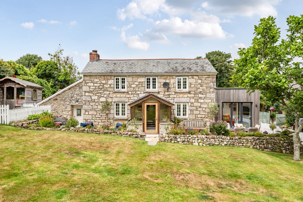 Property photo 1 of 33 4994041