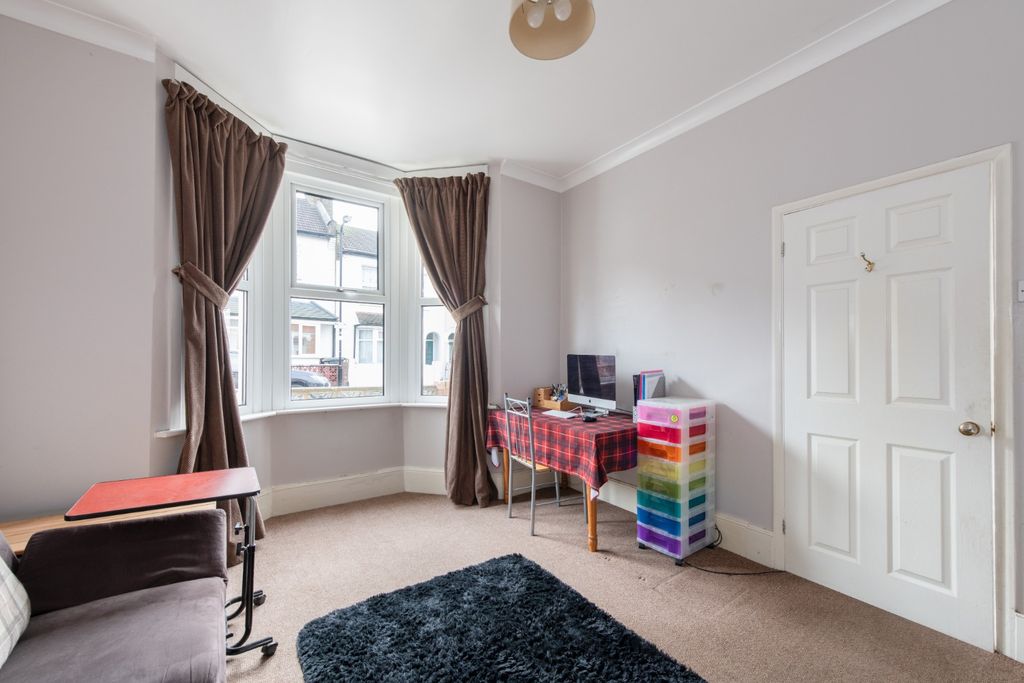 Property photo 3 of 25 4984022