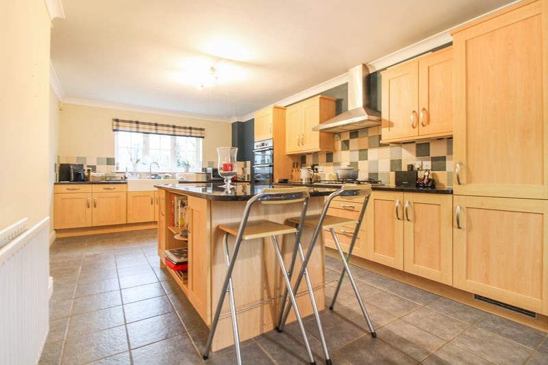 Property photo 3 of 26 Kitchen/Dining Room