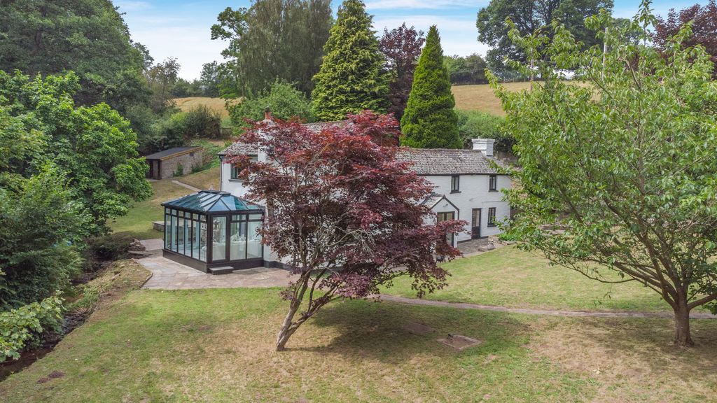 Property photo 2 of 27