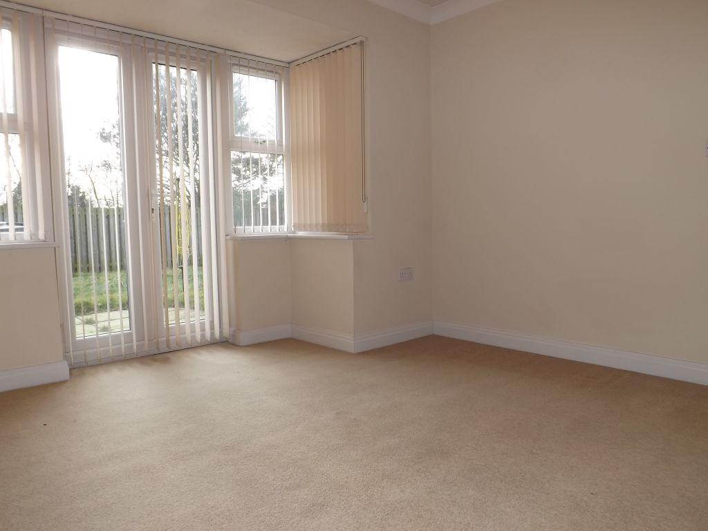 Property photo 3 of 15 Dining Room