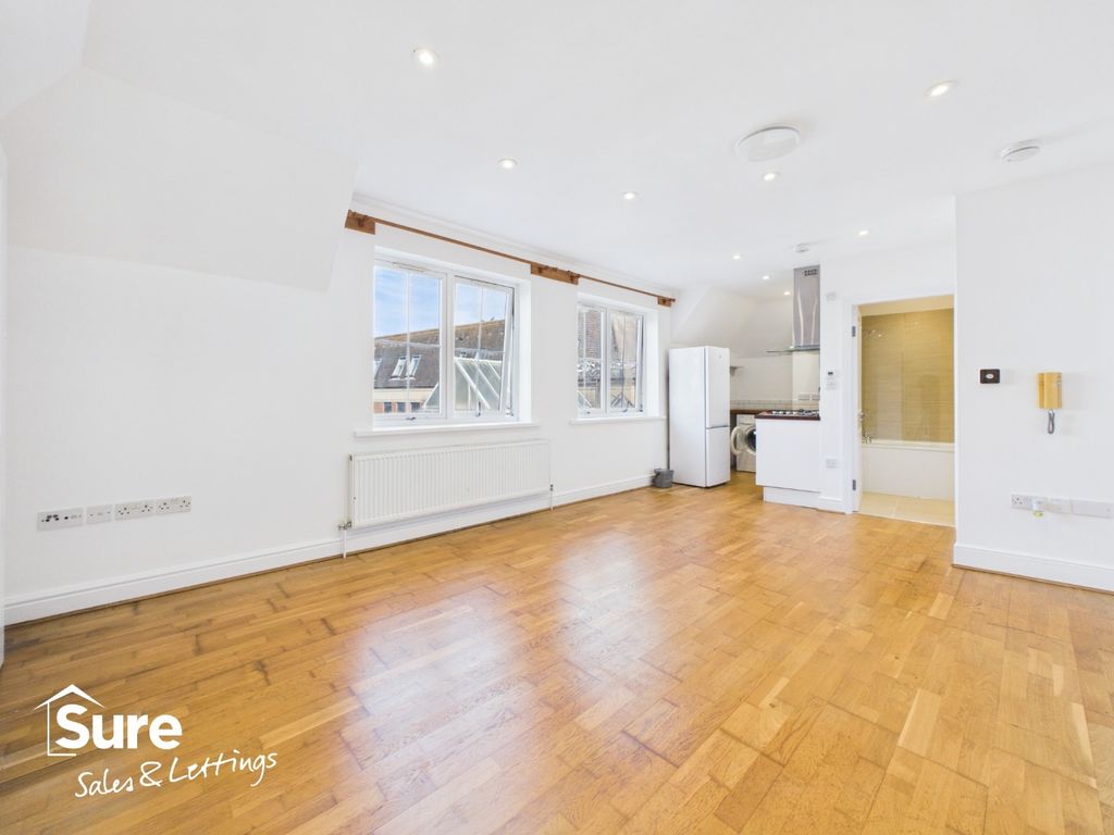 Property photo 1 of 9 5599280