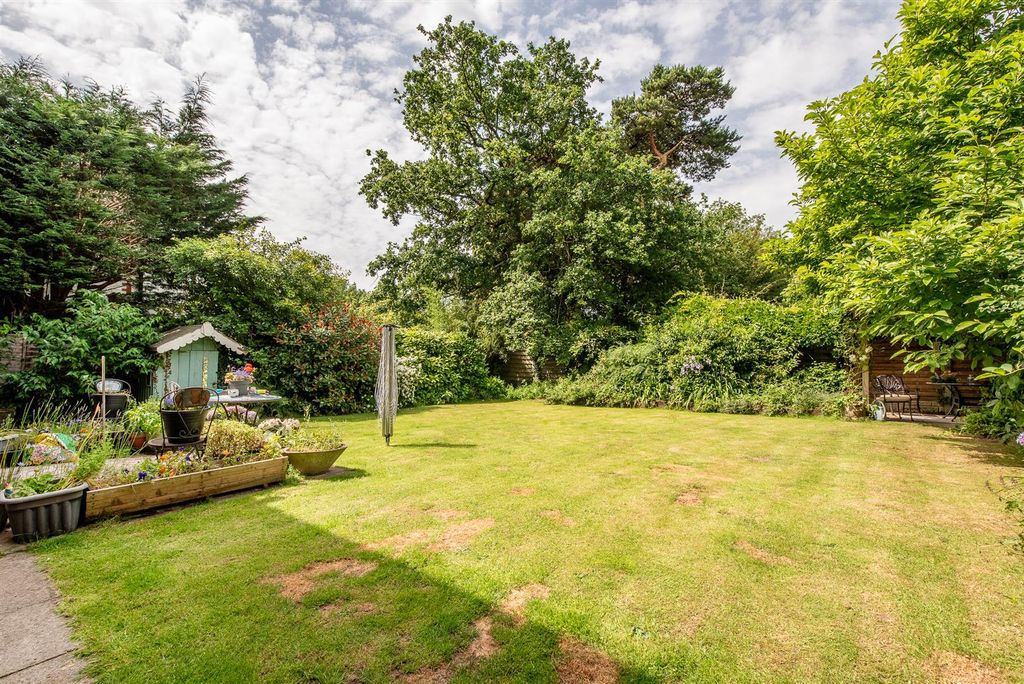 Property photo 3 of 26 Garden