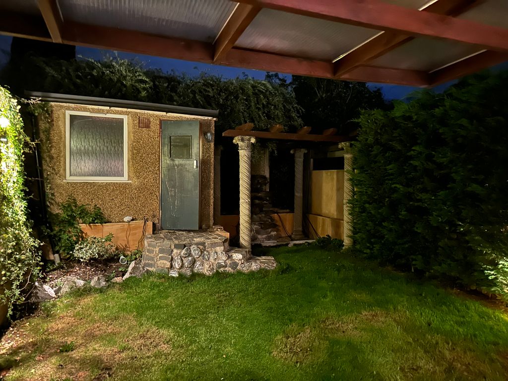 Property photo 1 of 2