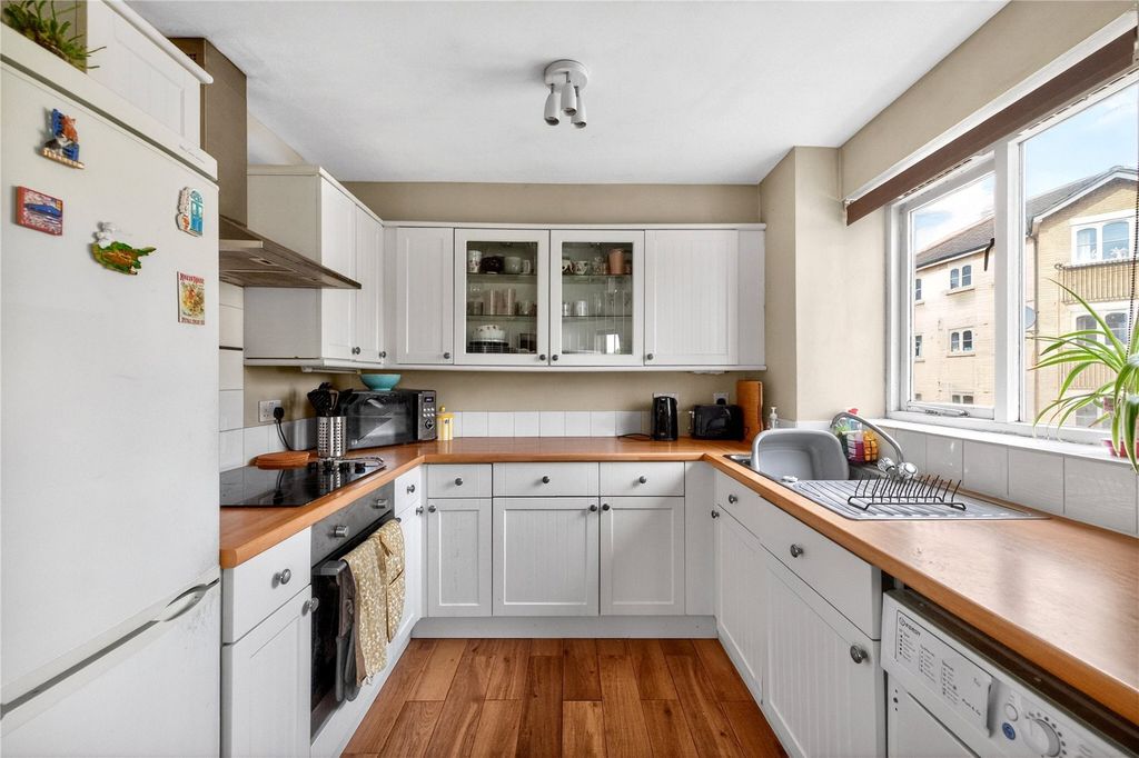 Property photo 1 of 17 Kitchen