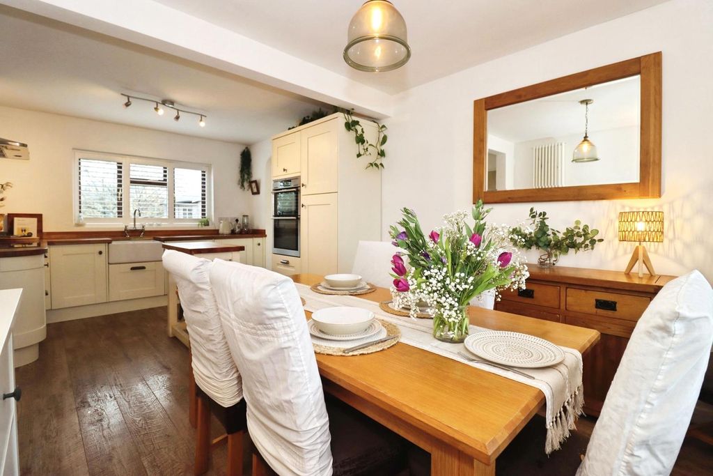 Property photo 3 of 34 Pbox-Img.Jpg