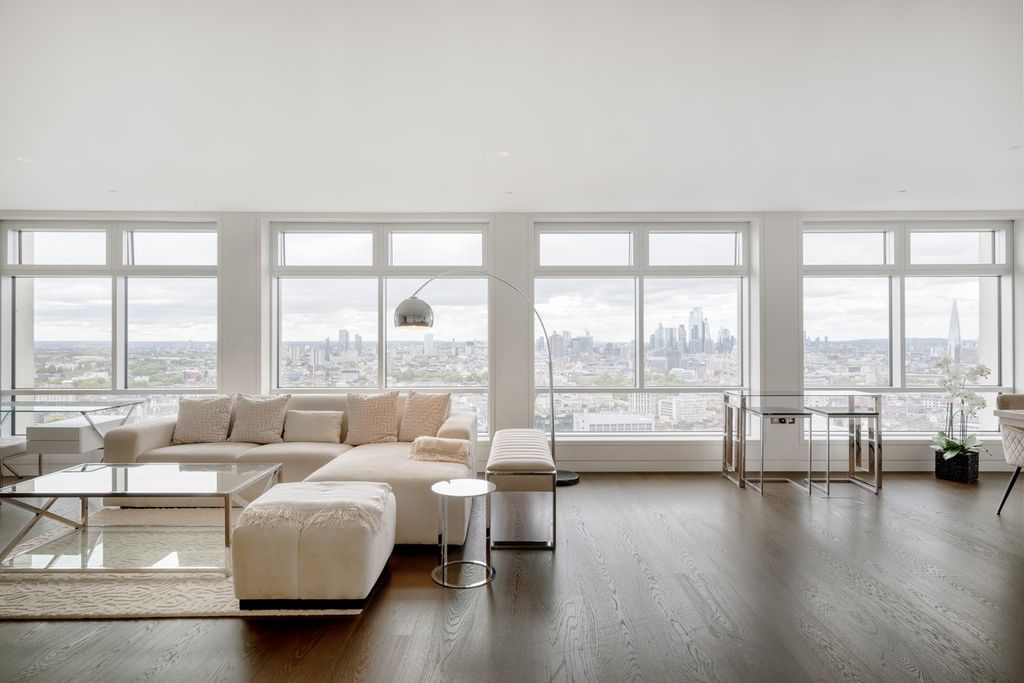 Property photo 2 of 21