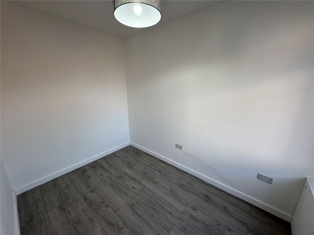 Property photo 2 of 12 Picture No. 25