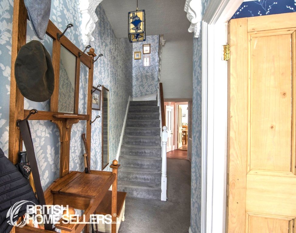 Property photo 2 of 19 Picture No. 13