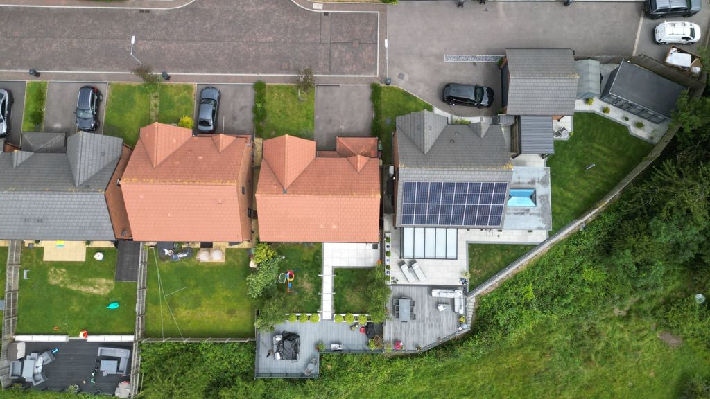 Property photo 2 of 69 4956185