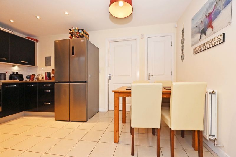 Property photo 3 of 27 Kitchen/Diner