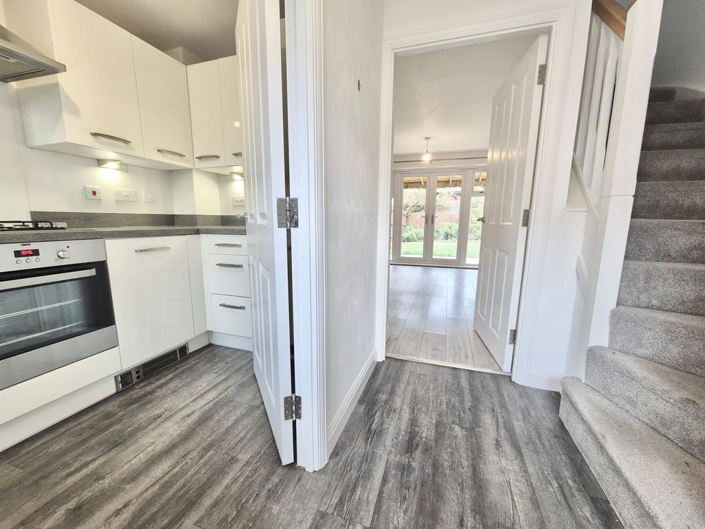 Property photo 2 of 13 Img_7883