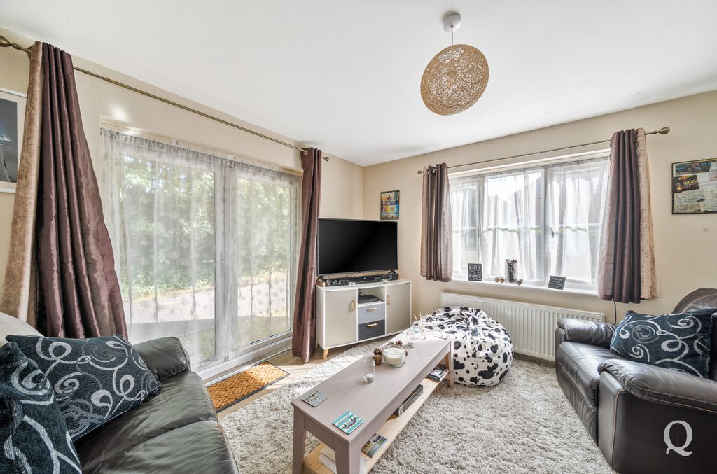 Property photo 3 of 21 7A207F19-2F72-4F1...