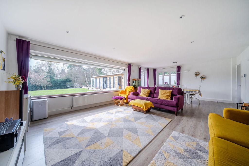 Property photo 2 of 23