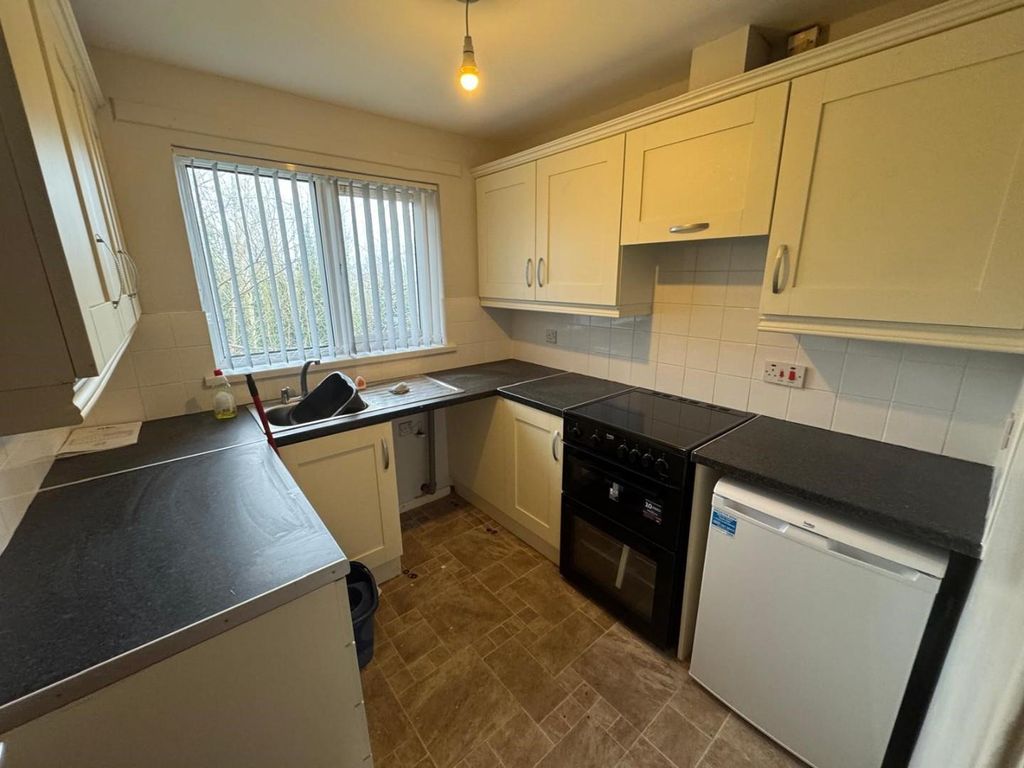 Property photo 1 of 4 Kitchen.Jpg