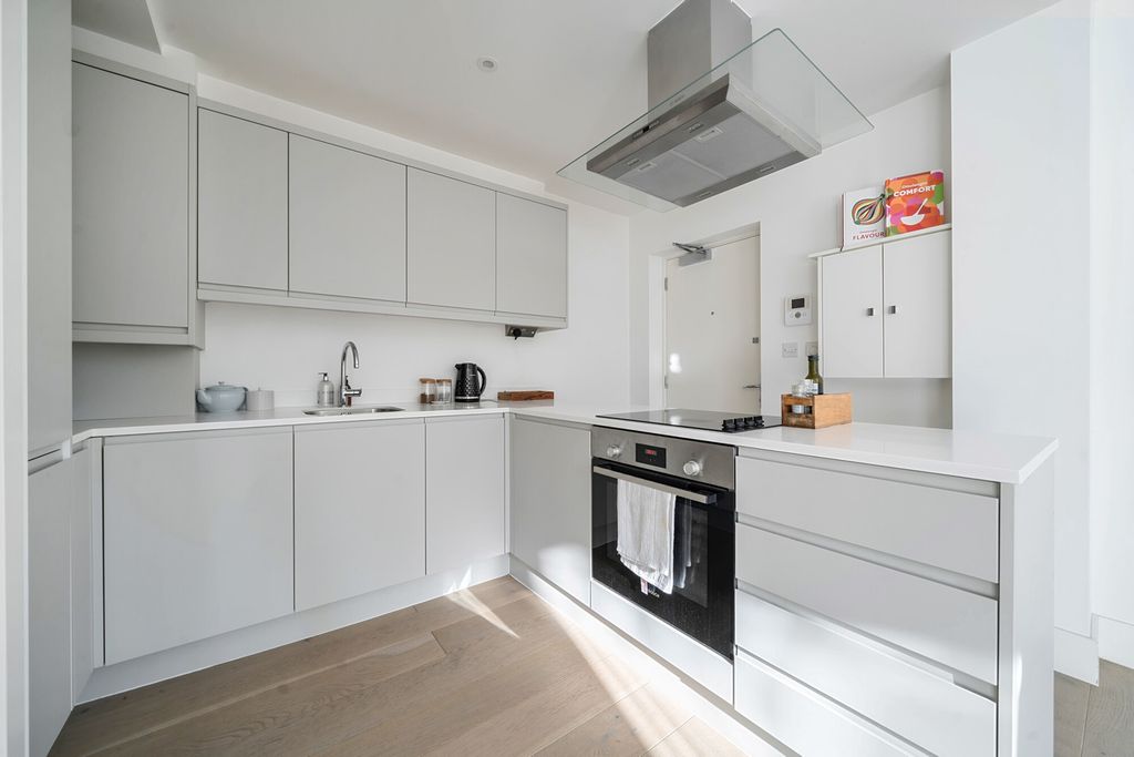 Property photo 3 of 16 Kitchen