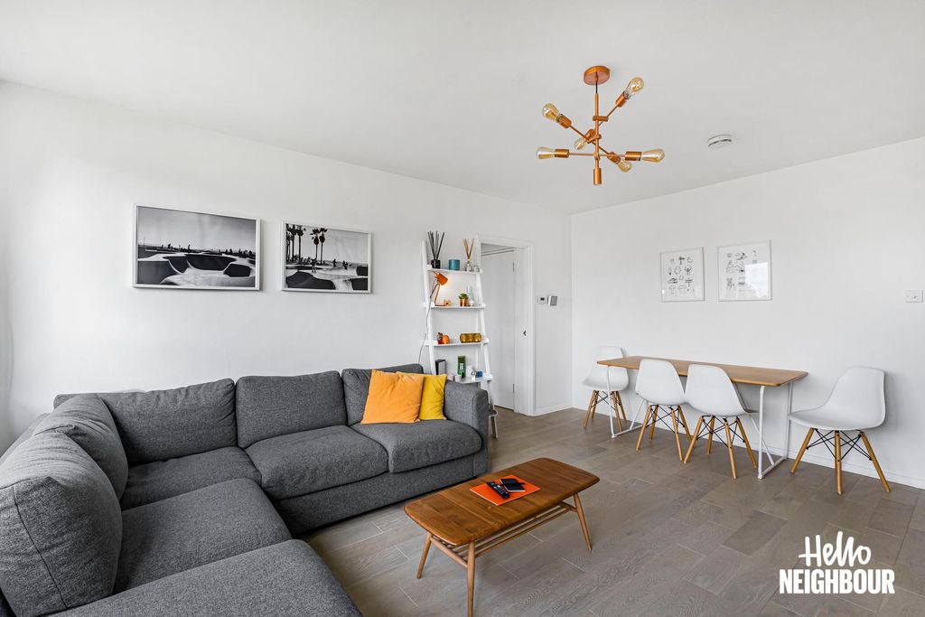 Property photo 3 of 12 Photo 2