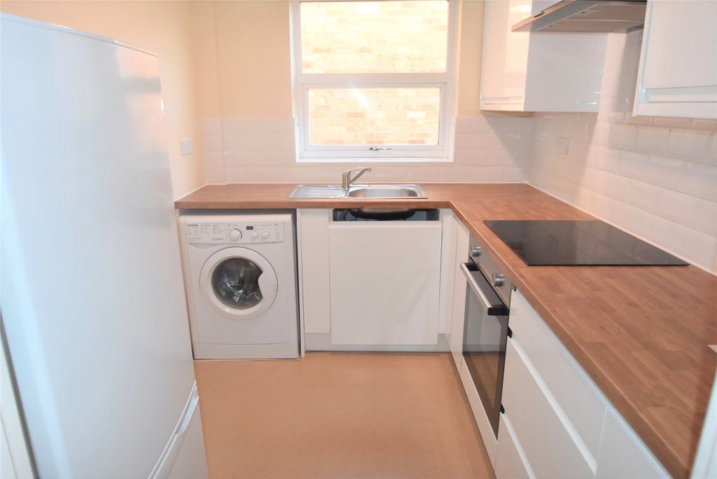 Property photo 3 of 5 Picture No. 11