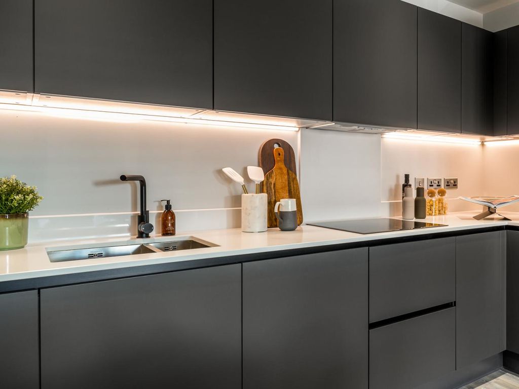 Property photo 2 of 12 Foxtail House, Apartment 71