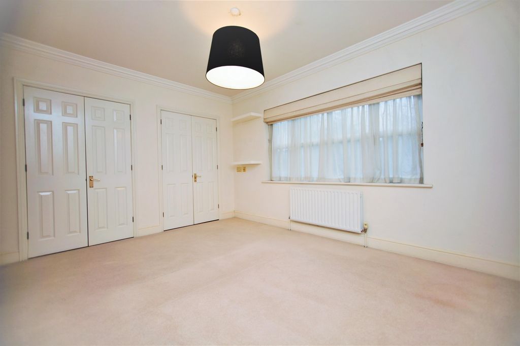 Property photo 3 of 6 (Main)
