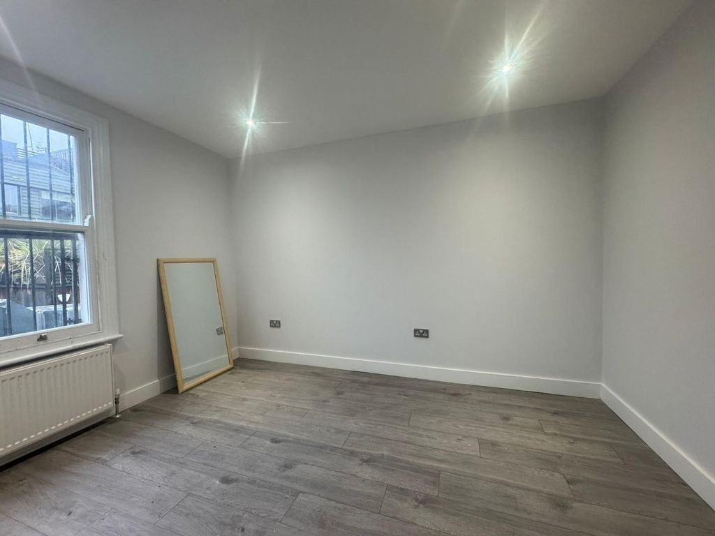 Property photo 3 of 8 3.Jpeg