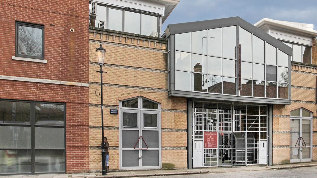 Property photo 1 of 6 Unit 6, Walmer Courtyard, 225-227 Walmer Road, Holland Park W11, Office To Let West London. Ext Main.Jpg