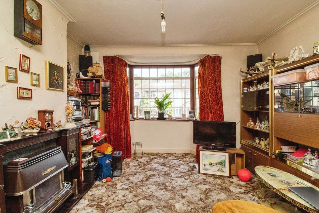 Property photo 3 of 15