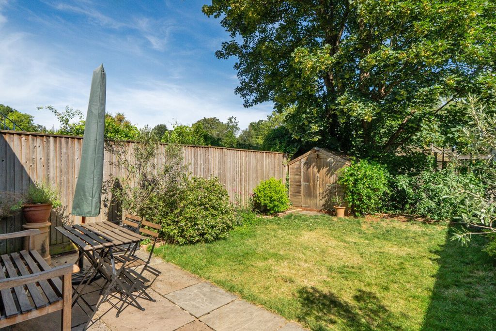 Property photo 2 of 12 Picture No. 18
