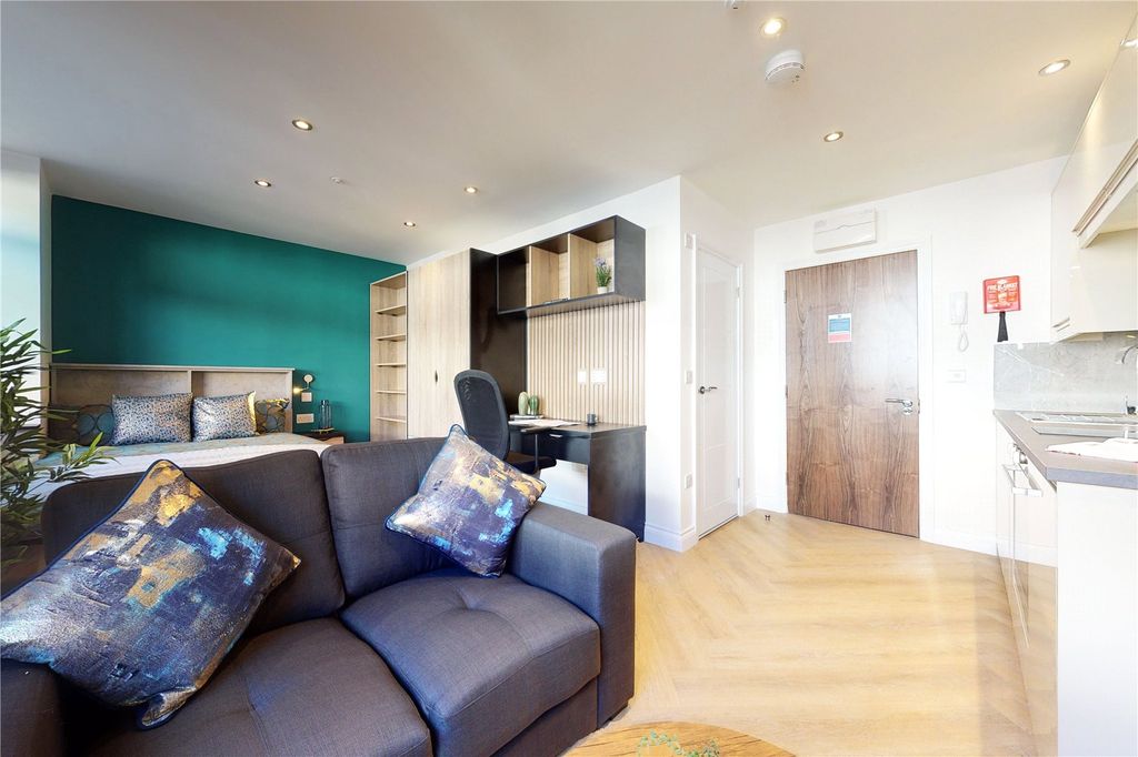 Property photo 1 of 9