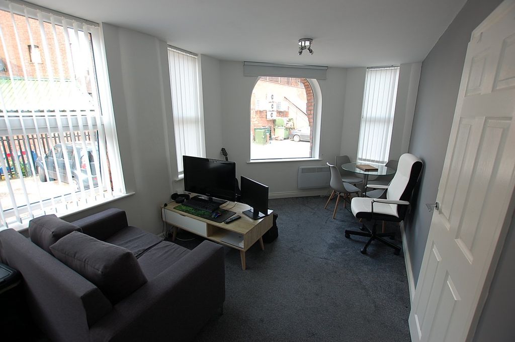 Property photo 3 of 8 Picture No. 10