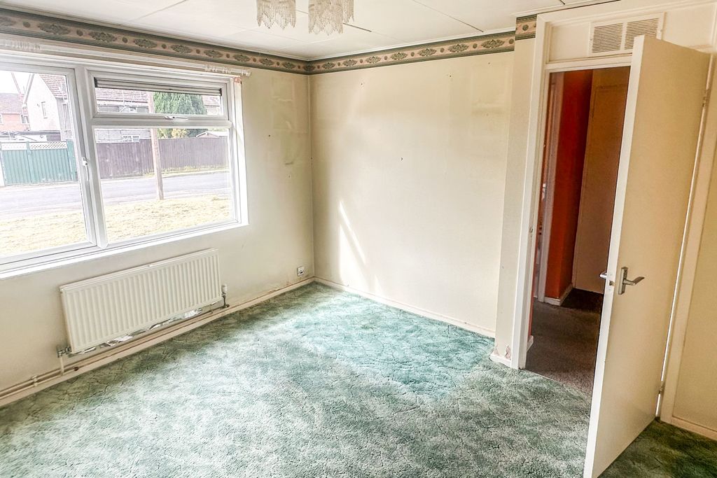 Property photo 3 of 10 Flat 120 Greenway Lane, Chippenham, Wiltshire, Sn15 1Aq