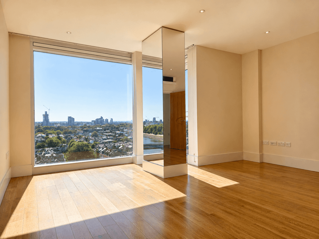 Property photo 1 of 14 Putney Wharf