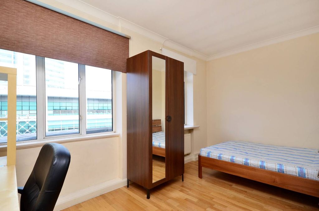 Property photo 2 of 5